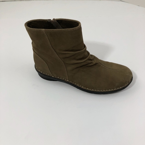 Clarks Shoes - Clarks Bendables Ankle Boots Size 8.5 N Tan Brown